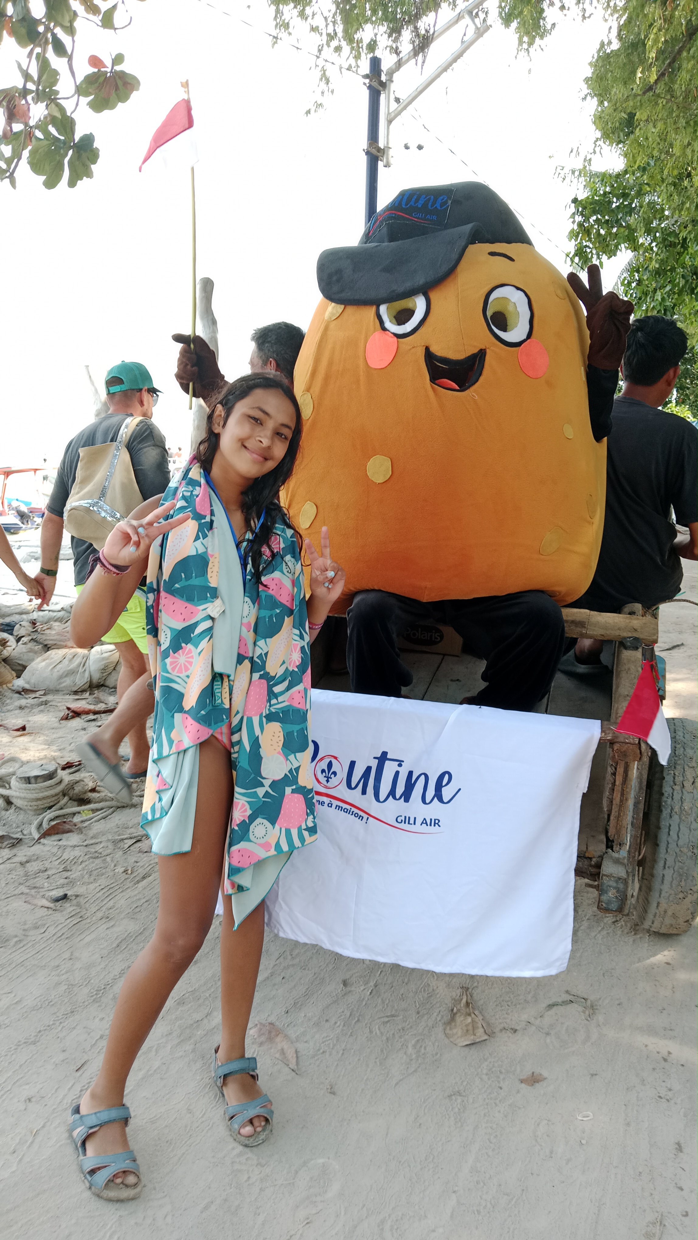 Poutine Gili Air - Meet Pom-Pom