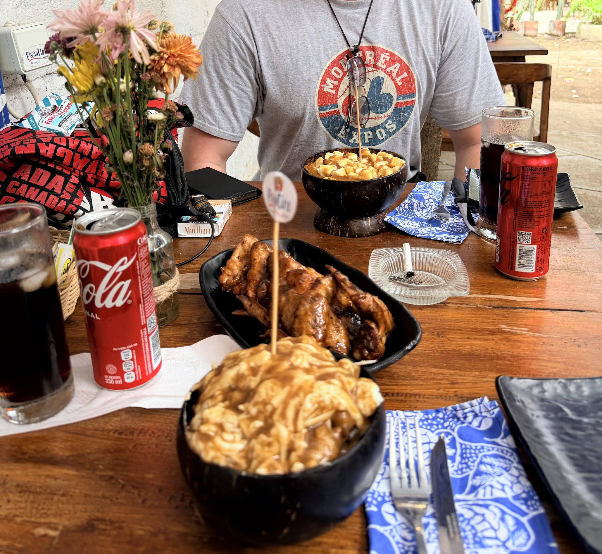 Poutine Gili Air - Table set