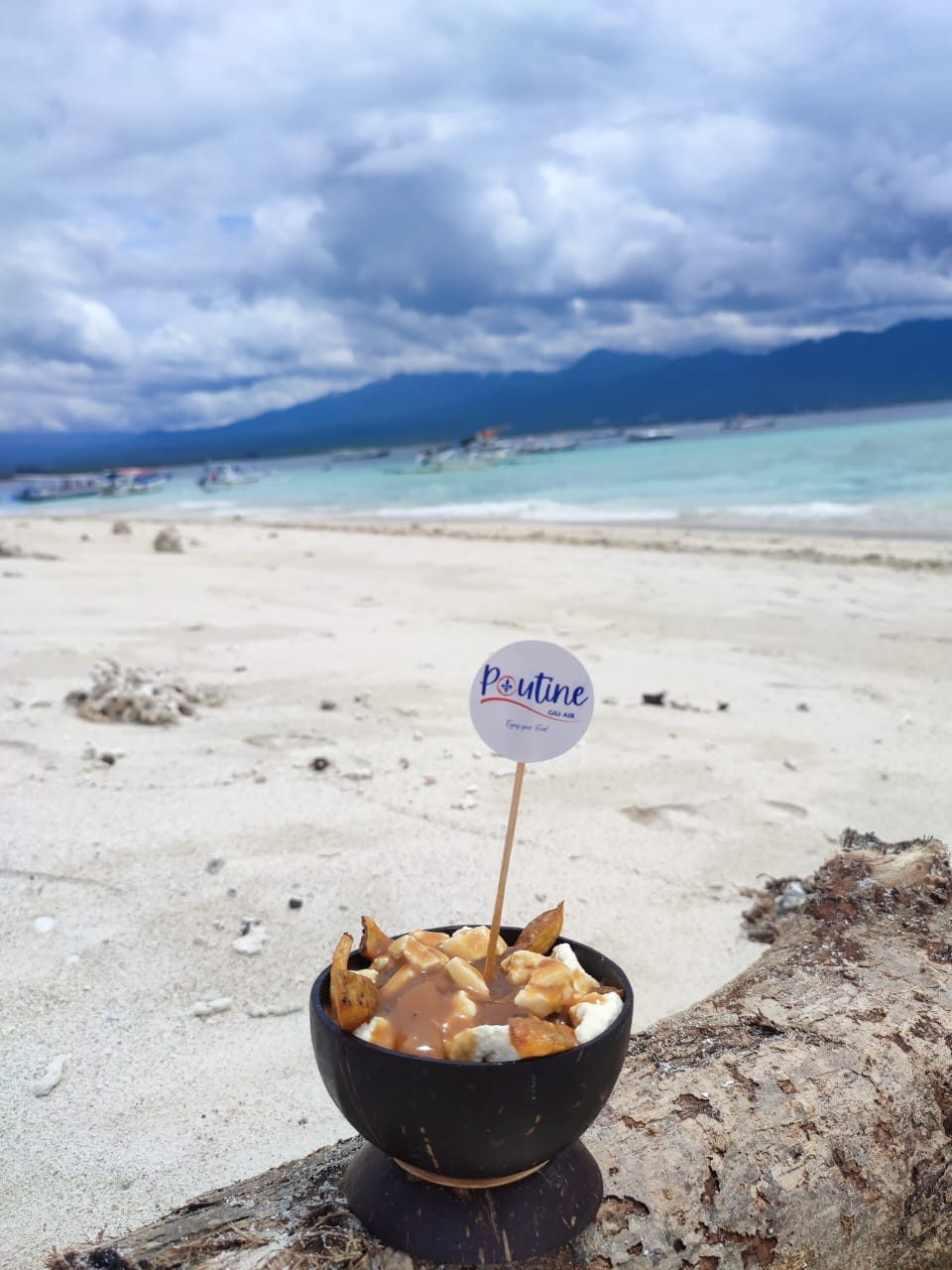 Poutine Gili Air - Poutine by the sea